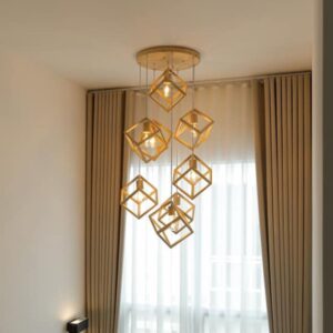 โคมไฟโถงบันได Minimal ดีไซน์สี่เหลี่ยมลูกเต๋า (แบบ 8 ดวง)